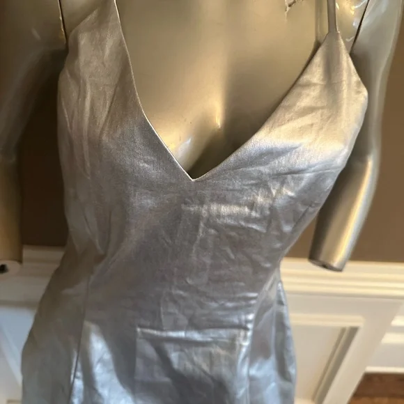 NWT AKIRA Silver Metallic Mini Bodycon Dress Sz Large - Picture 5 of 6